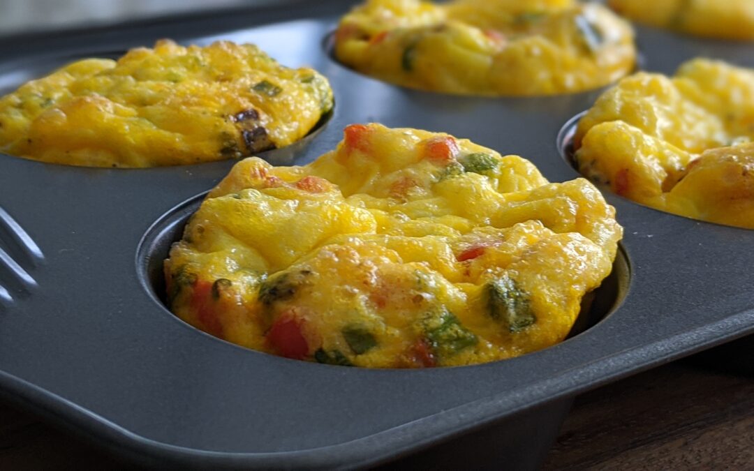 Breakfast Egg Muffins with Pepper and Green Onion